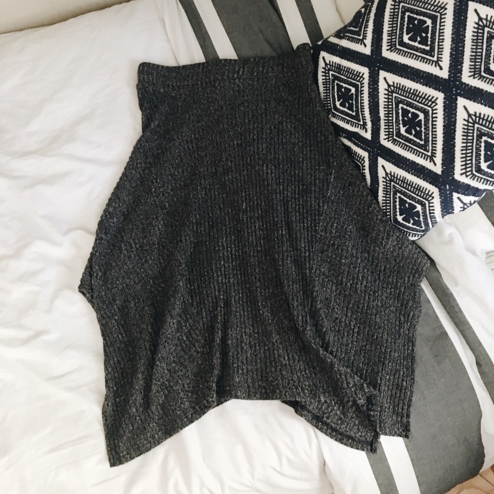 GAP— Ribbed Drape Skirt—Size M — Grey Fit & Flare